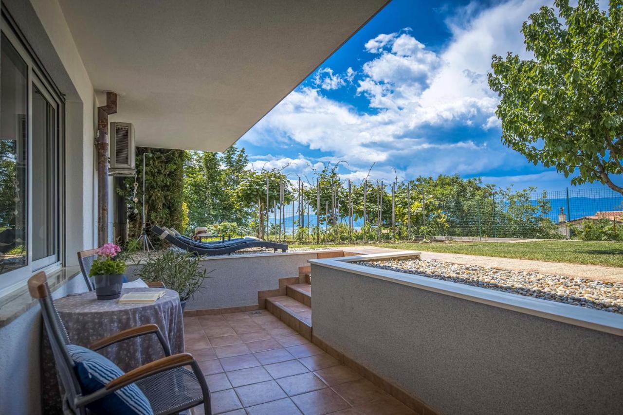 Terra Magica Deluxe Apartment Or Room With Private Parking, Terrace And Sea View Rijeka Buitenkant foto