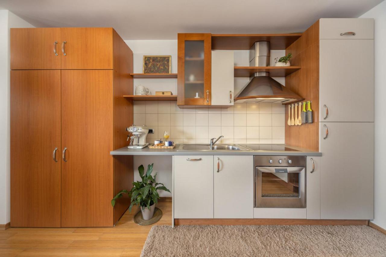 Terra Magica Deluxe Apartment Or Room With Private Parking, Terrace And Sea View Rijeka Buitenkant foto