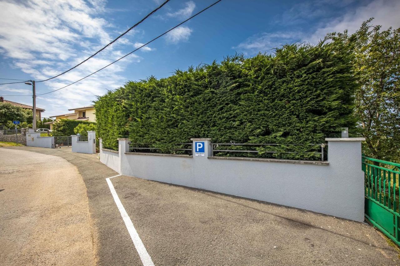 Terra Magica Deluxe Apartment Or Room With Private Parking, Terrace And Sea View Rijeka Buitenkant foto