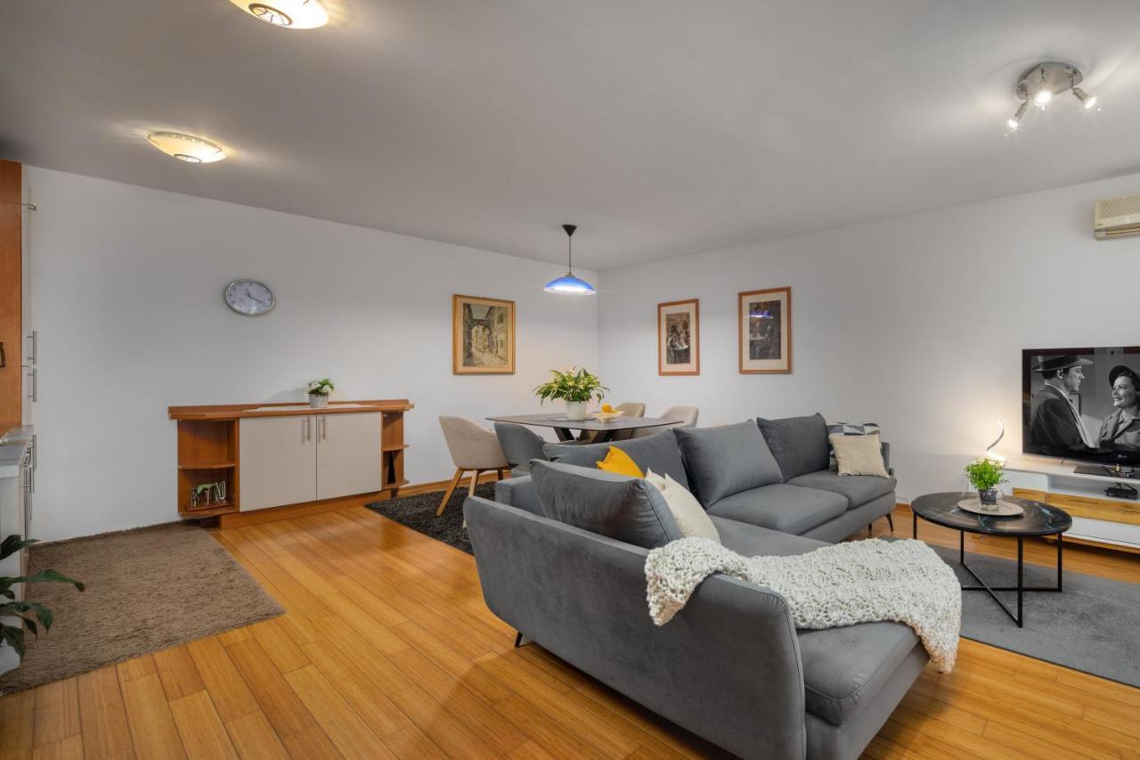 Terra Magica Deluxe Apartment Or Room With Private Parking, Terrace And Sea View Rijeka Buitenkant foto