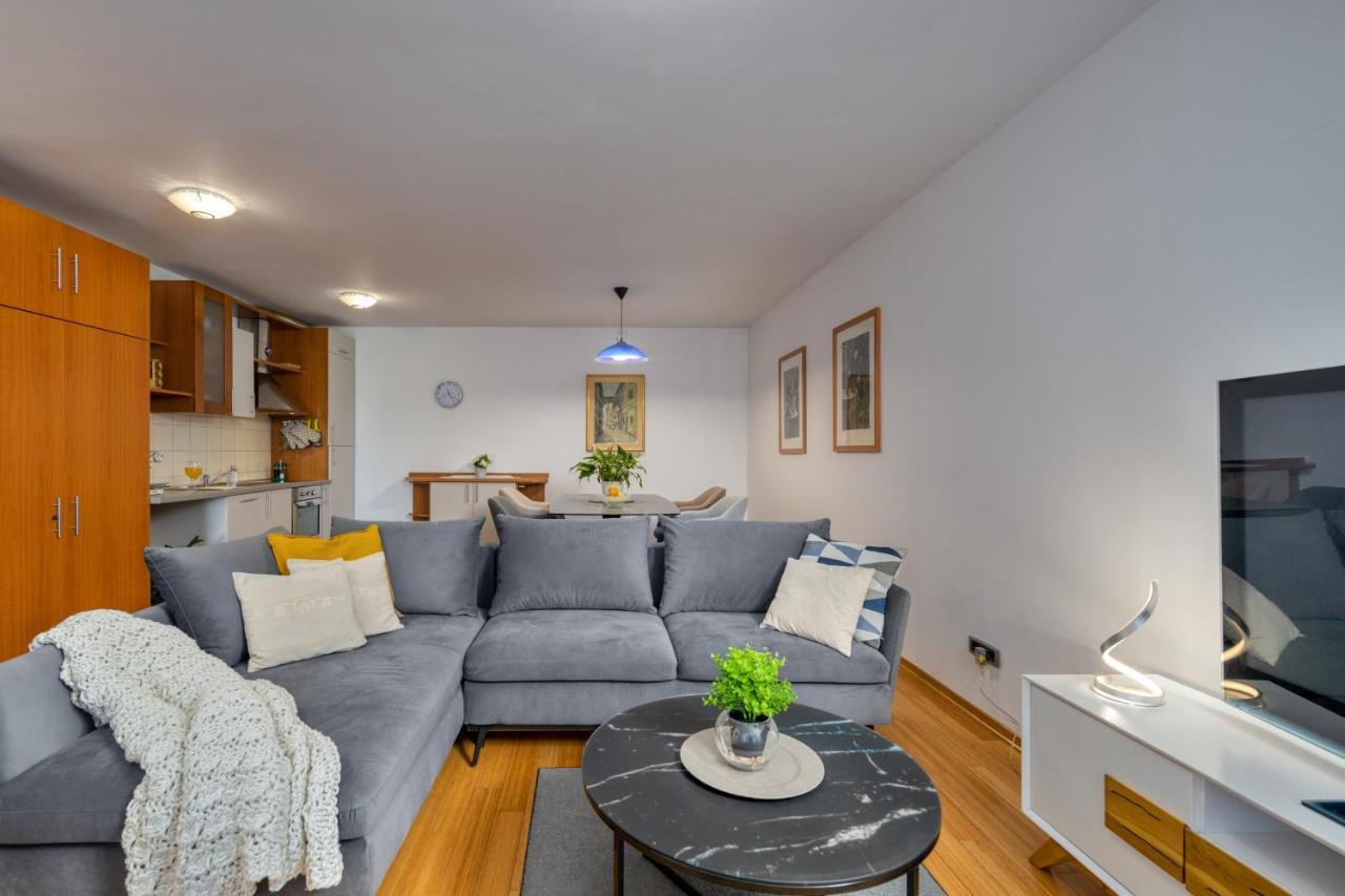 Terra Magica Deluxe Apartment Or Room With Private Parking, Terrace And Sea View Rijeka Buitenkant foto