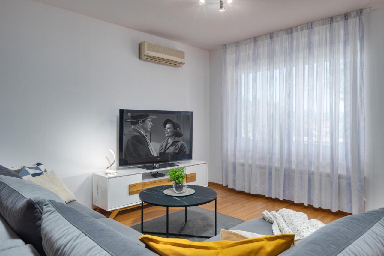 Terra Magica Deluxe Apartment Or Room With Private Parking, Terrace And Sea View Rijeka Buitenkant foto