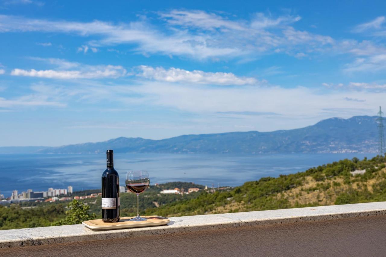 Terra Magica Deluxe Apartment Or Room With Private Parking, Terrace And Sea View Rijeka Buitenkant foto