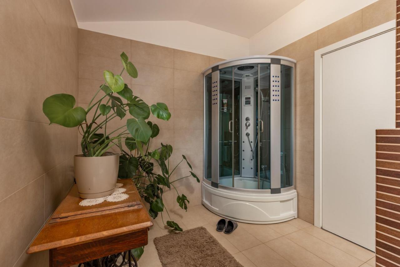 Terra Magica Deluxe Apartment Or Room With Private Parking, Terrace And Sea View Rijeka Buitenkant foto