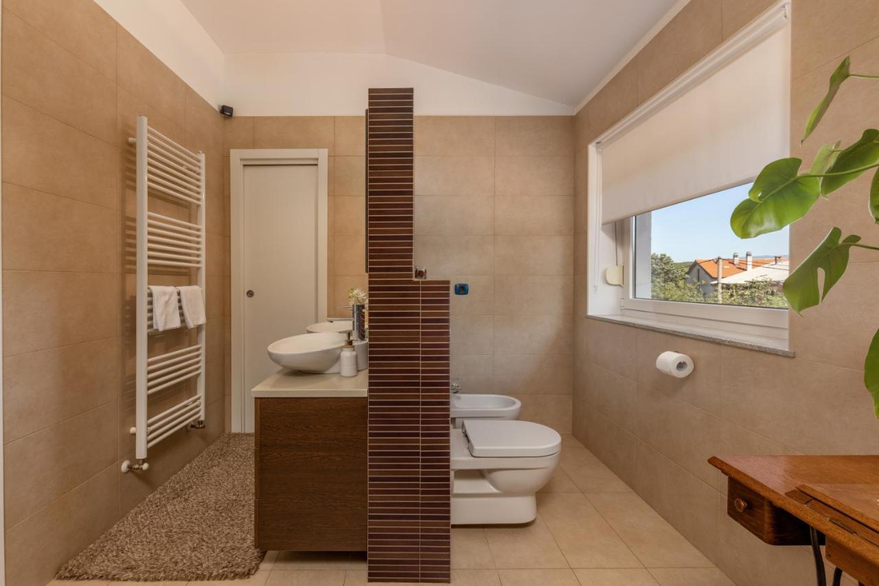 Terra Magica Deluxe Apartment Or Room With Private Parking, Terrace And Sea View Rijeka Buitenkant foto