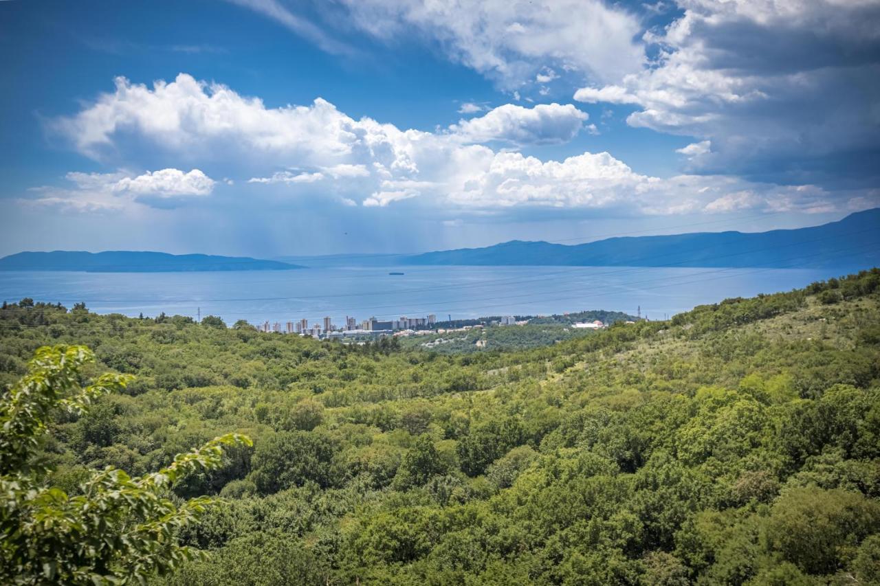 Terra Magica Deluxe Apartment Or Room With Private Parking, Terrace And Sea View Rijeka Buitenkant foto