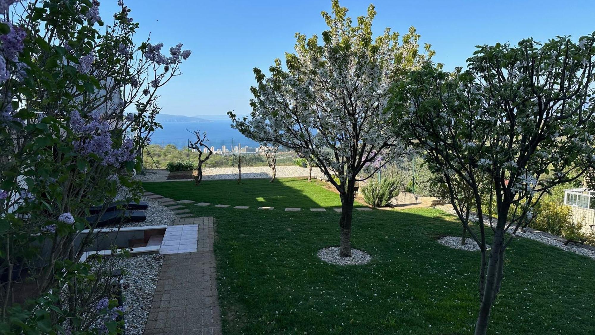Terra Magica Deluxe Apartment Or Room With Private Parking, Terrace And Sea View Rijeka Buitenkant foto